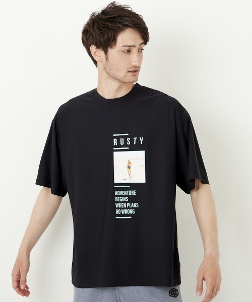 RUSTY(ラスティ)の「【RUSTY / ラスティー】バックプリントTシャツ / ユニセックス(Tシャツ/カットソー・メンズ・ホワイト/ブラック・MEDIUM/LARGE)」の4枚目の写真