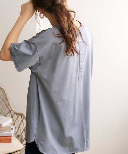 HER CLOSET（ハークローゼット）の「【HERCLOSET】ドライタッチコットン100%バックヘンリーTシャツ（Tシャツ/カットソー・レディース・ホワイト/ブラック/ピンク/ブルー/モカ・M）」の4枚目の写真