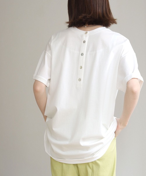 HER CLOSET（ハークローゼット）の「【HERCLOSET】ドライタッチコットン100%バックヘンリーTシャツ（Tシャツ/カットソー・レディース・ホワイト/ブラック/ピンク/ブルー/モカ・M）」の7枚目の写真