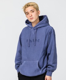 XLARGE | PIGMENT EMBOSSED PULLOVER HOODED SWEAT(パーカー)