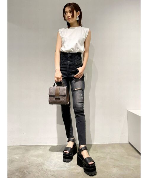 EMODA（エモダ）の「ショルダーパッドタンクトップ（Tシャツ/カットソー・レディース・ホワイト/ブラック/その他・FREE）」の14枚目の写真