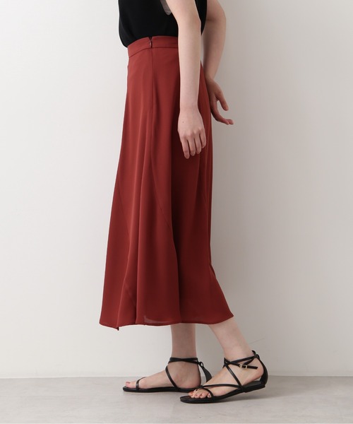 NATURAL BEAUTY BASIC（ナチュラルビューティーベーシック）の「エスカルゴフレアスカート（スカート・レディース・ブラック/ベージュ/ワイン・MEDIUM/SMALL/X-SMALL）」の21枚目の写真