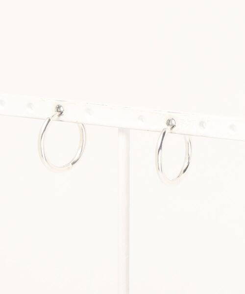 Jenny BY IMMANOEL（ジェニーバイイマノエル）の「silver925 フープピアス　1.5ｃｍ（ピアス（両耳用）・レディース・ゴールド/シルバー・FREE）」の5枚目の写真