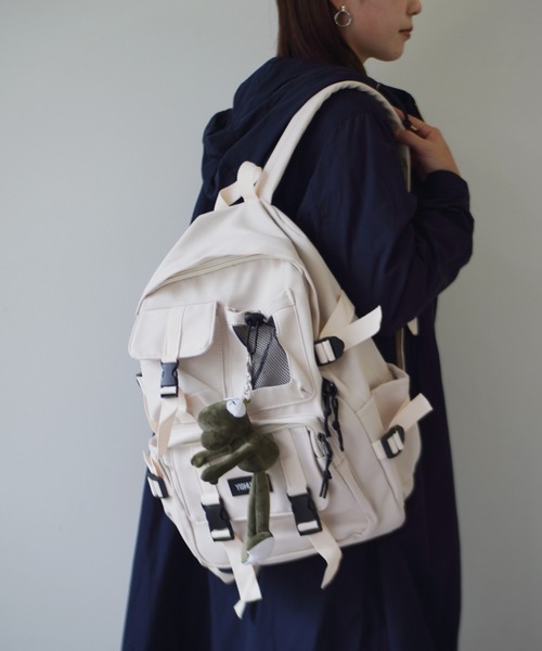 ammy.（エイミードット）の「【 ammy. / エイミードット 】 大容量 ロゴ ベーシック バックパック リュック（バックパック/リュック・レディース・グレイッシュベージュ/ブラック/ブラック系その他/ブラック系その他2/パープル/ライトベージュ/ホワイト系その他/グリーン/オフホワイト・FREE）」の2枚目の写真