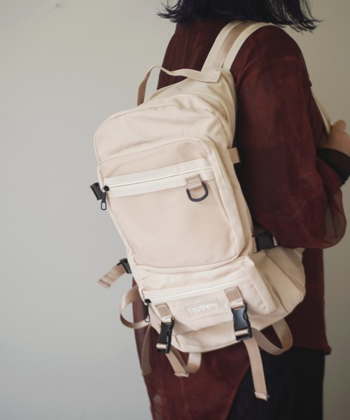 ammy.（エイミードット）の「【 ammy. / エイミードット 】 大容量 ロゴ ベーシック バックパック リュック（バックパック/リュック・レディース・グレイッシュベージュ/ブラック/ブラック系その他/ブラック系その他2/パープル/ライトベージュ/ホワイト系その他/グリーン/オフホワイト・FREE）」の6枚目の写真