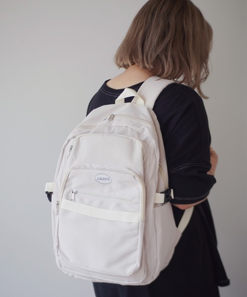 ammy.（エイミードット）の「【 ammy. / エイミードット 】 大容量 ロゴ ベーシック バックパック リュック（バックパック/リュック・レディース・グレイッシュベージュ/ブラック/ブラック系その他/ブラック系その他2/パープル/ライトベージュ/ホワイト系その他/グリーン/オフホワイト・FREE）」の7枚目の写真