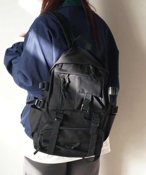 ammy.（エイミードット）の「【 ammy. / エイミードット 】 大容量 ロゴ ベーシック バックパック リュック（バックパック/リュック・レディース・グレイッシュベージュ/ブラック/ブラック系その他/ブラック系その他2/パープル/ライトベージュ/ホワイト系その他/グリーン/オフホワイト・FREE）」の3枚目の写真