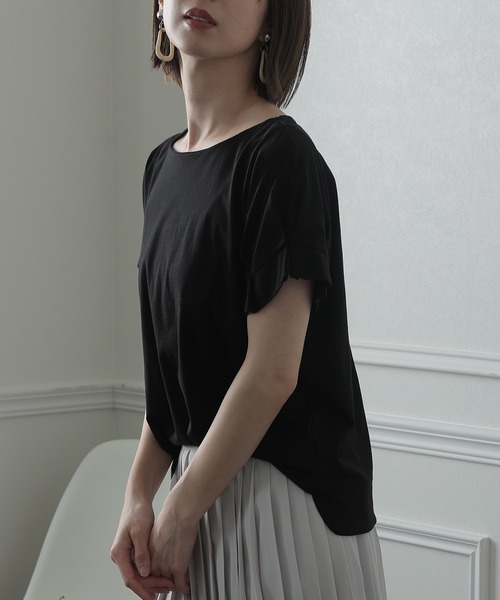 ElegChic(エレグシック)の「コットン100%袖 タック Tシャツ(Tシャツ/カットソー・レディース・ブラック/グレイッシュベージュ/オフホワイト・M/4L/XL)」の13枚目の写真