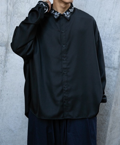 kutir（クティール）の「フラワー刺繍オーバーシャツ（シャツ/ブラウス・メンズ・ブラック/ホワイト・MEDIUM/LARGE）」の2枚目の写真