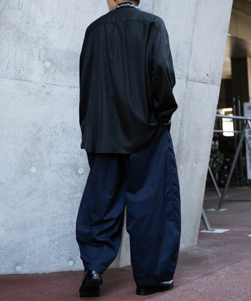 kutir（クティール）の「フラワー刺繍オーバーシャツ（シャツ/ブラウス・メンズ・ブラック/ホワイト・MEDIUM/LARGE）」の5枚目の写真