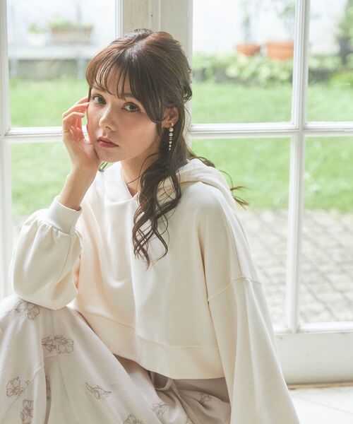 MAJESTIC LEGON（マジェスティックレゴン）の「ショート丈フーディー（パーカー・レディース・ベージュ/アイボリー/モカ・SMALL/MEDIUM）」の2枚目の写真