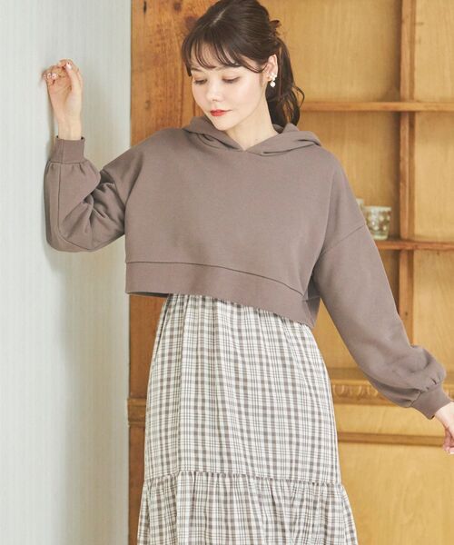 MAJESTIC LEGON（マジェスティックレゴン）の「ショート丈フーディー（パーカー・レディース・ベージュ/アイボリー/モカ・SMALL/MEDIUM）」の3枚目の写真