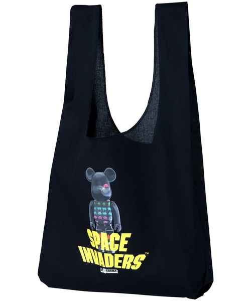 MEDICOM TOY LIFE ENTERTAINMENT（メディコムトイライフエンターテイメント）の「MLE SPACE INVADERS "SHOPPING BAG"（エコバッグ/サブバッグ・メンズ・ホワイト/ブラック・FREE）」の8枚目の写真