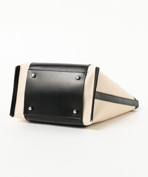 Ray BEAMS（レイビームス）の「YAHKI / キャンバス レザー バッグ（トートバッグ・レディース・ブラック・ONE SIZE）」の4枚目の写真