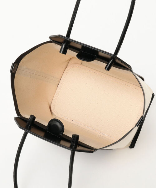 Ray BEAMS（レイビームス）の「YAHKI / キャンバス レザー バッグ（トートバッグ・レディース・ブラック・ONE SIZE）」の7枚目の写真