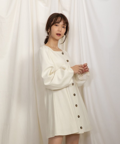 ADIRA(アディラ)の「スクエアネックミニワンピ(ワンピース・レディース・グレー/アイボリー・MEDIUM)」の18枚目の写真