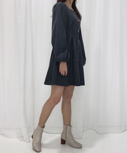 ADIRA(アディラ)の「スクエアネックミニワンピ(ワンピース・レディース・グレー/アイボリー・MEDIUM)」の14枚目の写真