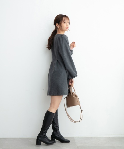 ADIRA(アディラ)の「スクエアネックミニワンピ(ワンピース・レディース・グレー/アイボリー・MEDIUM)」の21枚目の写真