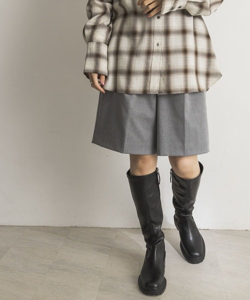 URBAN RESEARCH（アーバンリサーチ）の「シャンブレーツイルタックハーフパンツ（その他パンツ・レディース・グレー/ブラウン・36/38）」の8枚目の写真