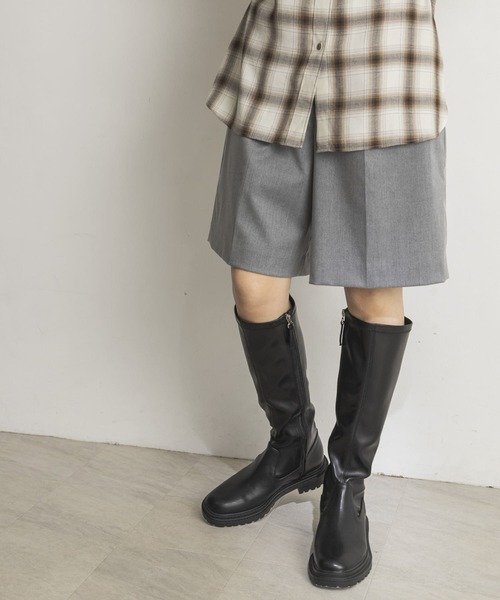 URBAN RESEARCH（アーバンリサーチ）の「シャンブレーツイルタックハーフパンツ（その他パンツ・レディース・グレー/ブラウン・36/38）」の9枚目の写真