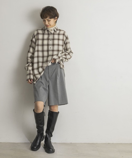 URBAN RESEARCH（アーバンリサーチ）の「シャンブレーツイルタックハーフパンツ（その他パンツ・レディース・グレー/ブラウン・36/38）」の11枚目の写真