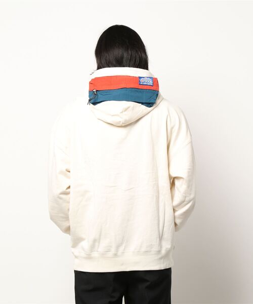 KRIFF MAYER（クリフメイヤー）の「KRIFF MAYER × OUTDOOR PRODUCTS デイパックパーカー（パーカー・メンズ・オフホワイト/ブルーグリーン/チャコール・SMALL/MEDIUM/LARGE/X-LARGE）」の2枚目の写真