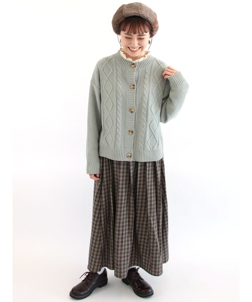 ehka sopo（エヘカソポ）の「ケーブル編みクルーネックカーディガン（カーディガン/ボレロ・レディース・キナリ/チャコール/ベージュ/ミント・ﾌﾘ-）」の5枚目の写真