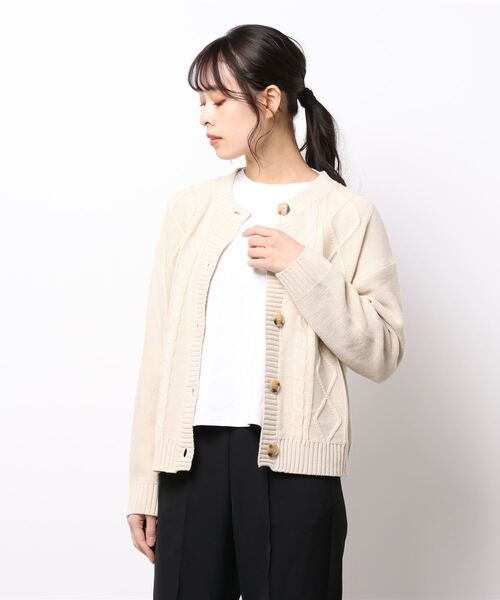 ehka sopo（エヘカソポ）の「ケーブル編みクルーネックカーディガン（カーディガン/ボレロ・レディース・キナリ/チャコール/ベージュ/ミント・ﾌﾘ-）」の14枚目の写真