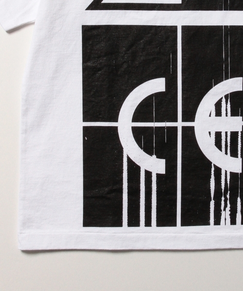 C.E（シーイー）の「C.E / COLOUR PLINTH ショートスリーブ Tシャツ（Tシャツ/カットソー・メンズ・ホワイト/ライトグレー・MEDIUM/SMALL/LARGE/X-LARGE）」の12枚目の写真