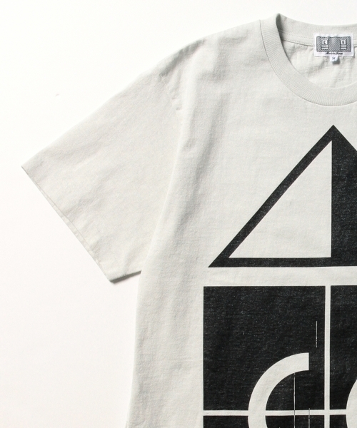 C.E（シーイー）の「C.E / COLOUR PLINTH ショートスリーブ Tシャツ（Tシャツ/カットソー・メンズ・ホワイト/ライトグレー・MEDIUM/SMALL/LARGE/X-LARGE）」の15枚目の写真