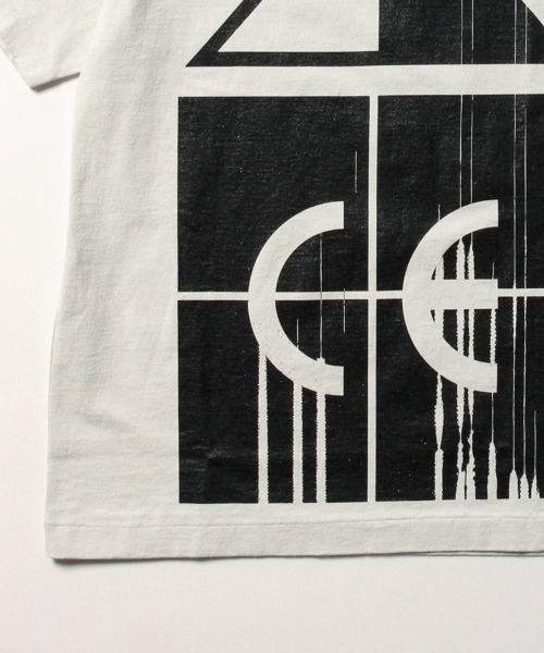 C.E（シーイー）の「C.E / COLOUR PLINTH ショートスリーブ Tシャツ（Tシャツ/カットソー・メンズ・ホワイト/ライトグレー・MEDIUM/SMALL/LARGE/X-LARGE）」の16枚目の写真
