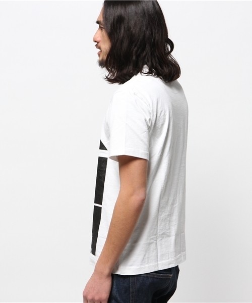 C.E（シーイー）の「C.E / COLOUR PLINTH ショートスリーブ Tシャツ（Tシャツ/カットソー・メンズ・ホワイト/ライトグレー・MEDIUM/SMALL/LARGE/X-LARGE）」の6枚目の写真