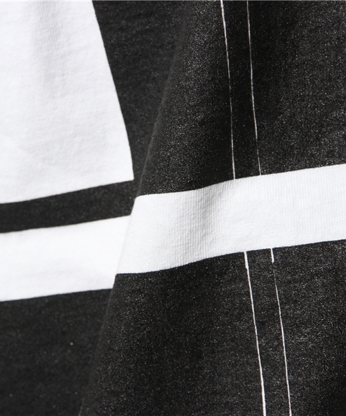 C.E（シーイー）の「C.E / COLOUR PLINTH ショートスリーブ Tシャツ（Tシャツ/カットソー・メンズ・ホワイト/ライトグレー・MEDIUM/SMALL/LARGE/X-LARGE）」の8枚目の写真