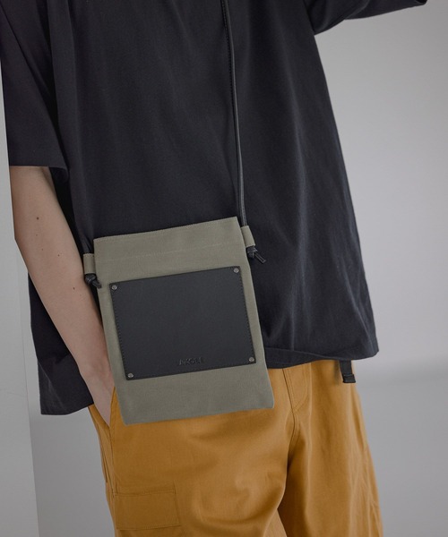 LAKOLE（ラコレ）の「フロントポケットキャンバスショルダーバッグ / 263712（ショルダーバッグ・メンズ・ブラック/グレー/ナチュラル/カーキ/その他9/その他6/ブラウン・FREE）」の5枚目の写真