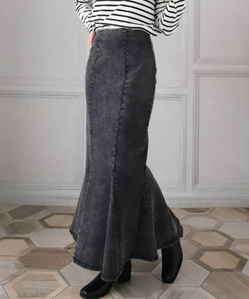 moment+(モーメントプラス)の「ストレッチデニム&ツイル ハイウエストマーメイドスカート(デニムスカート・レディース・ブラック/オフホワイト/カーキ/サックスブルー/インディゴブルー/ブラック系その他/グレイッシュベージュ・S/M/L)」の4枚目の写真