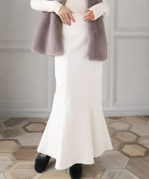 moment+(モーメントプラス)の「ストレッチデニム&ツイル ハイウエストマーメイドスカート(デニムスカート・レディース・ブラック/オフホワイト/カーキ/サックスブルー/インディゴブルー/ブラック系その他/グレイッシュベージュ・S/M/L)」の2枚目の写真