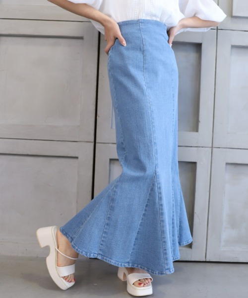 moment+(モーメントプラス)の「ストレッチデニム&ツイル ハイウエストマーメイドスカート(デニムスカート・レディース・ブラック/オフホワイト/カーキ/サックスブルー/インディゴブルー/ブラック系その他/グレイッシュベージュ・S/M/L)」の17枚目の写真