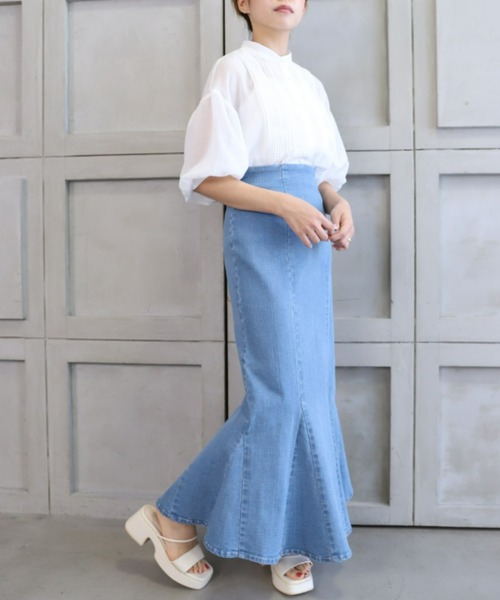 moment+(モーメントプラス)の「ストレッチデニム&ツイル ハイウエストマーメイドスカート(デニムスカート・レディース・ブラック/オフホワイト/カーキ/サックスブルー/インディゴブルー/ブラック系その他/グレイッシュベージュ・S/M/L)」の22枚目の写真