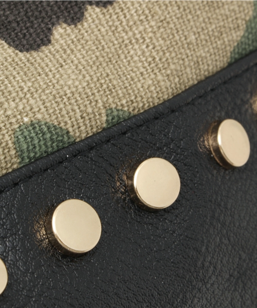 SHIPS for women(シップスフォーウィメン)の「★★スタッズ カモクラッチ(クラッチバッグ・レディース・ベージュ/オリーブ・ONE SIZE)」の9枚目の写真