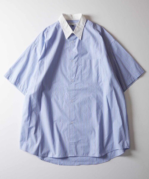 FREAK'S STORE(フリークスストア)の「WEB限定 Relax Fit リラックスフィット ショートスリーブ レギュラーカラーシャツ/クレリックシャツ(シャツ/ブラウス・メンズ・サックスブルー/ブラック/グレイッシュベージュ/ブルー系その他/ブルー系その他2/オリーブ/ストライプ/ホワイト・LARGE/SMALL/MEDIUM)」の1枚目の写真