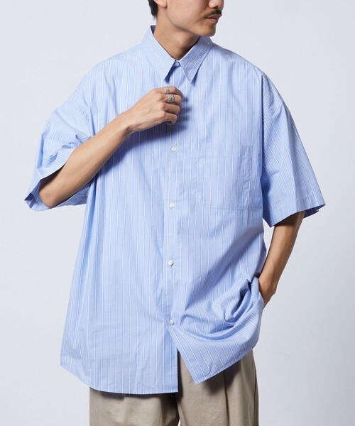 FREAK'S STORE(フリークスストア)の「WEB限定 Relax Fit リラックスフィット ショートスリーブ レギュラーカラーシャツ/クレリックシャツ(シャツ/ブラウス・メンズ・サックスブルー/ブラック/グレイッシュベージュ/ブルー系その他/ブルー系その他2/オリーブ/ストライプ/ホワイト・LARGE/SMALL/MEDIUM)」の13枚目の写真