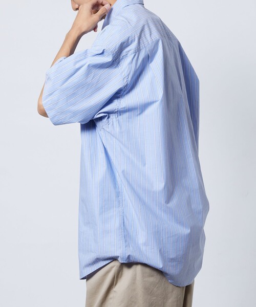 FREAK'S STORE(フリークスストア)の「WEB限定 Relax Fit リラックスフィット ショートスリーブ レギュラーカラーシャツ/クレリックシャツ(シャツ/ブラウス・メンズ・サックスブルー/ブラック/グレイッシュベージュ/ブルー系その他/ブルー系その他2/オリーブ/ストライプ/ホワイト・LARGE/SMALL/MEDIUM)」の14枚目の写真