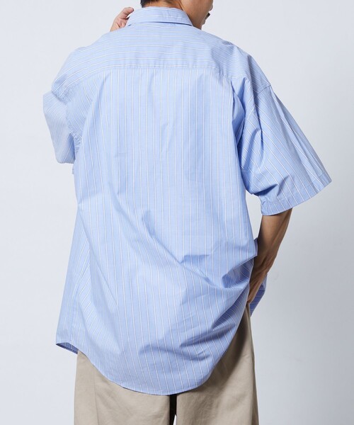 FREAK'S STORE(フリークスストア)の「WEB限定 Relax Fit リラックスフィット ショートスリーブ レギュラーカラーシャツ/クレリックシャツ(シャツ/ブラウス・メンズ・サックスブルー/ブラック/グレイッシュベージュ/ブルー系その他/ブルー系その他2/オリーブ/ストライプ/ホワイト・LARGE/SMALL/MEDIUM)」の15枚目の写真