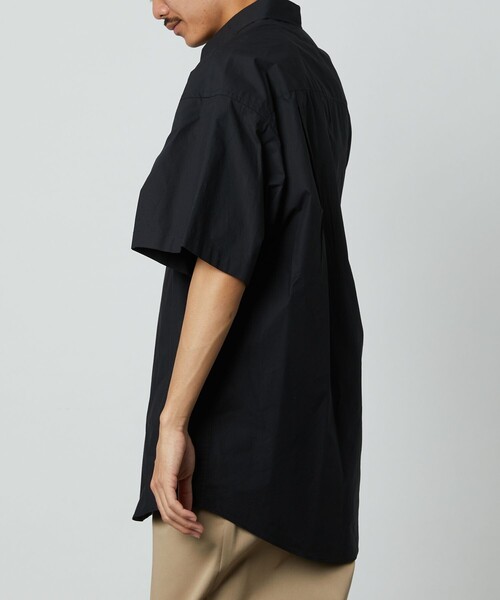 FREAK'S STORE(フリークスストア)の「WEB限定 Relax Fit リラックスフィット ショートスリーブ レギュラーカラーシャツ/クレリックシャツ(シャツ/ブラウス・メンズ・サックスブルー/ブラック/グレイッシュベージュ/ブルー系その他/ブルー系その他2/オリーブ/ストライプ/ホワイト・LARGE/SMALL/MEDIUM)」の21枚目の写真