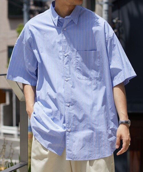 FREAK'S STORE(フリークスストア)の「WEB限定 Relax Fit リラックスフィット ショートスリーブ レギュラーカラーシャツ/クレリックシャツ(シャツ/ブラウス・メンズ・サックスブルー/ブラック/グレイッシュベージュ/ブルー系その他/ブルー系その他2/オリーブ/ストライプ/ホワイト・LARGE/SMALL/MEDIUM)」の8枚目の写真