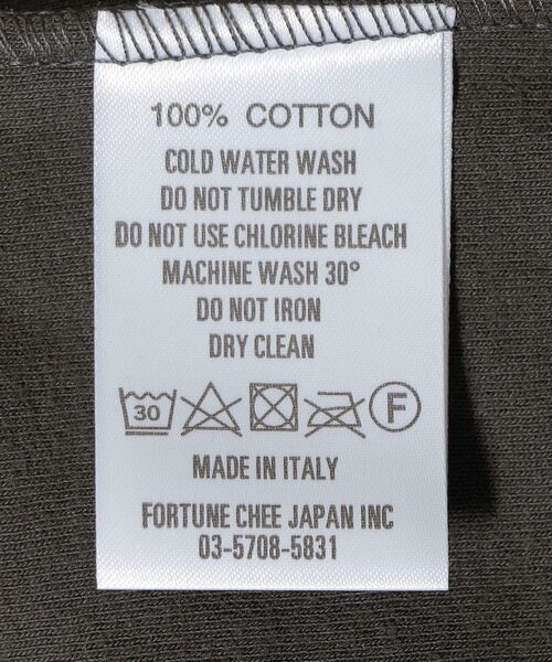 gicipi(ジチピ)の「gicipi:〈洗濯機可能〉SUALO ハイネックカットソー(Tシャツ/カットソー・レディース・ダークグレー/ホワイト・ONE SIZE)」の9枚目の写真