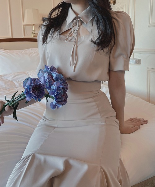 ANDGEEBEE（アンジービー）の「フロントオープンリボンブラウス（シャツ/ブラウス・レディース・ベージュ/ブラック・MEDIUM）」の9枚目の写真