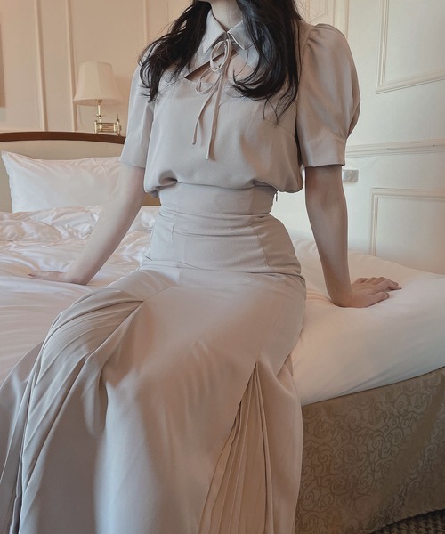 ANDGEEBEE（アンジービー）の「フロントオープンリボンブラウス（シャツ/ブラウス・レディース・ベージュ/ブラック・MEDIUM）」の13枚目の写真