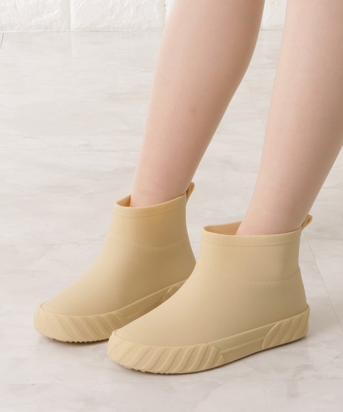 Lace Ladies（レースレディース）の「ショート丈サイドカットシンプルレインブーツ（レインシューズ・レディース・アイボリー/ブラック・23/22.5/24/23.5/24.5/25）」の2枚目の写真