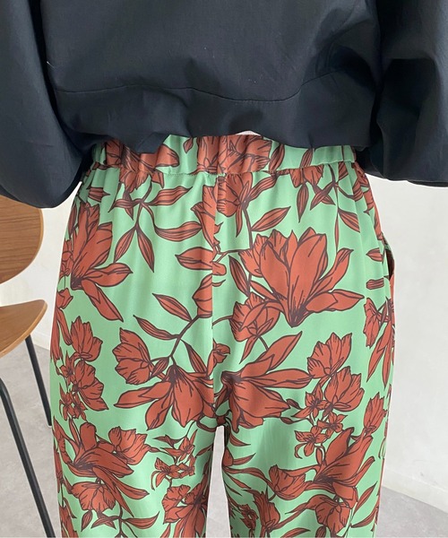 CAPRICIEUX LE'MAGE(カプリシューレマージュ)の「カラーフラワーパンツ(その他パンツ・レディース・チャコールグレー/グリーン・FREE)」の6枚目の写真